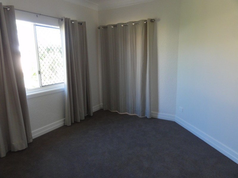16 Crown Street, Rangeville QLD 4350