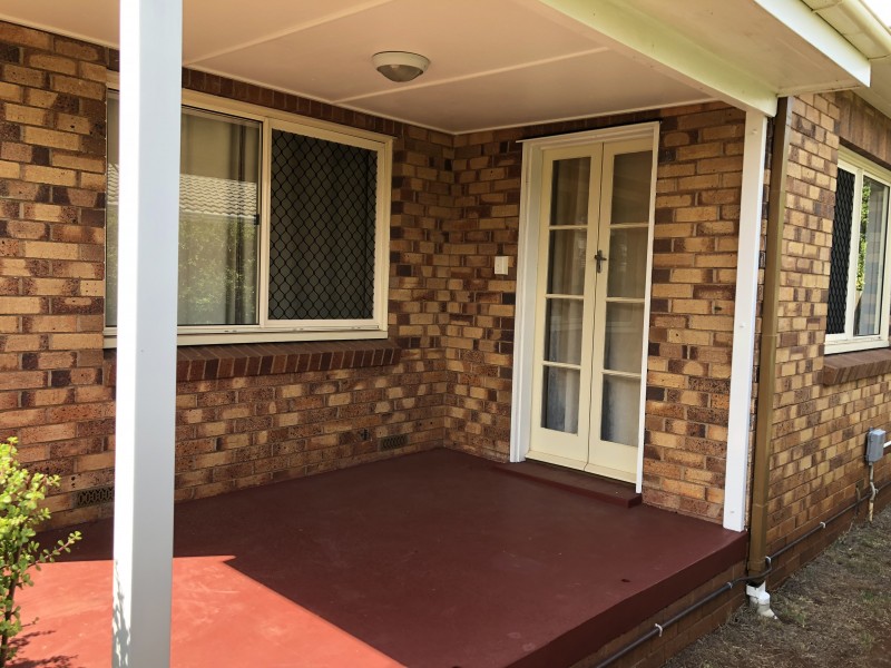 16 Crown Street, Rangeville QLD 4350