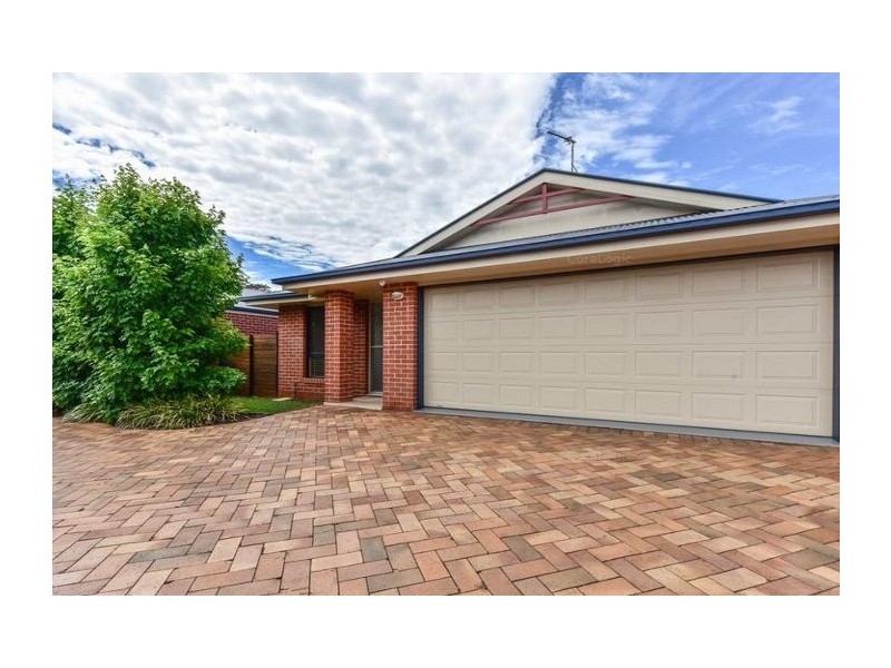 3/3a Burton Street, Harristown QLD 4350