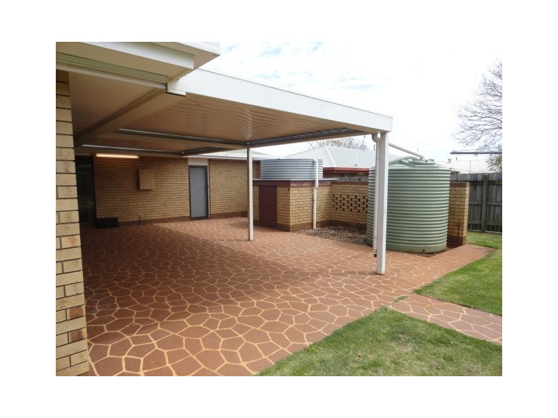 20 Arabian Street, Harristown QLD 4350