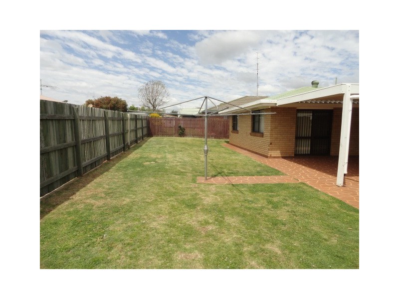 20 Arabian Street, Harristown QLD 4350