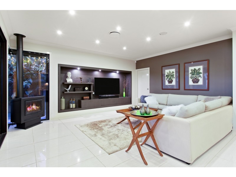 409 Mackenzie Street, Middle Ridge QLD 4350