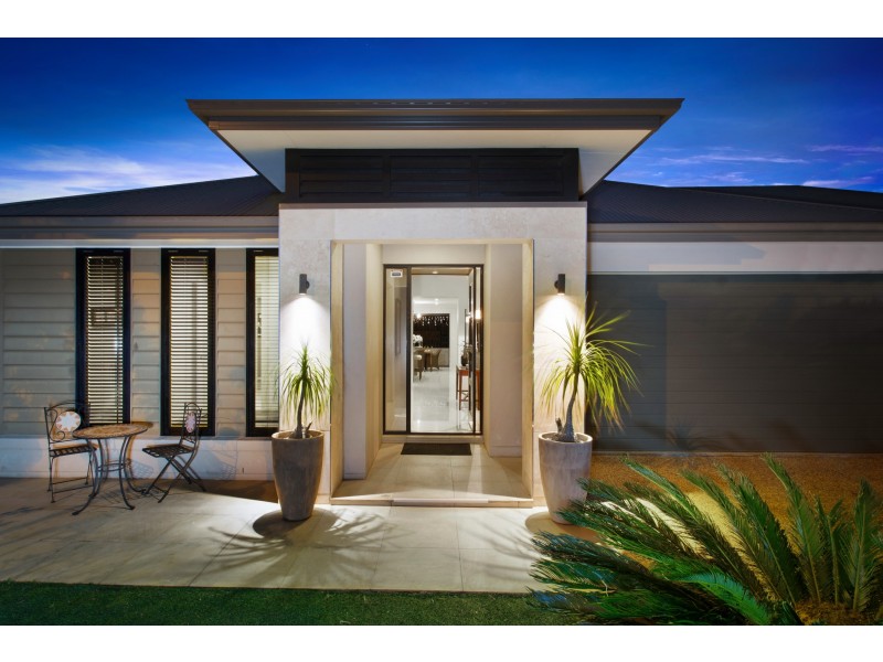 409 Mackenzie Street, Middle Ridge QLD 4350