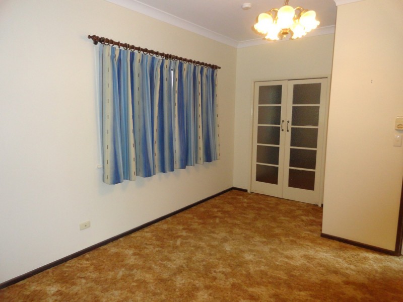 20 Alford Street, Mount Lofty QLD 4350