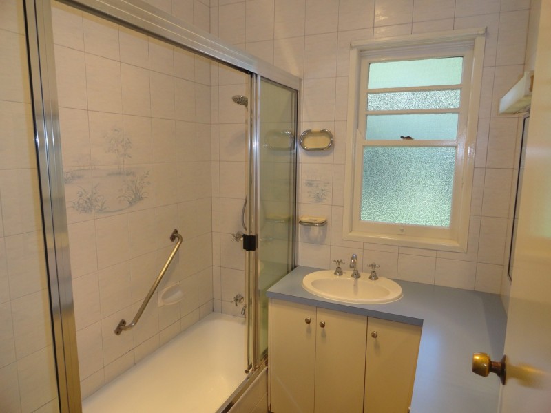 20 Alford Street, Mount Lofty QLD 4350