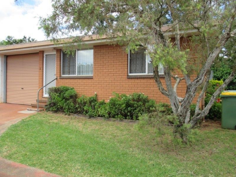 1/30a Esmond Street, Rockville QLD 4350