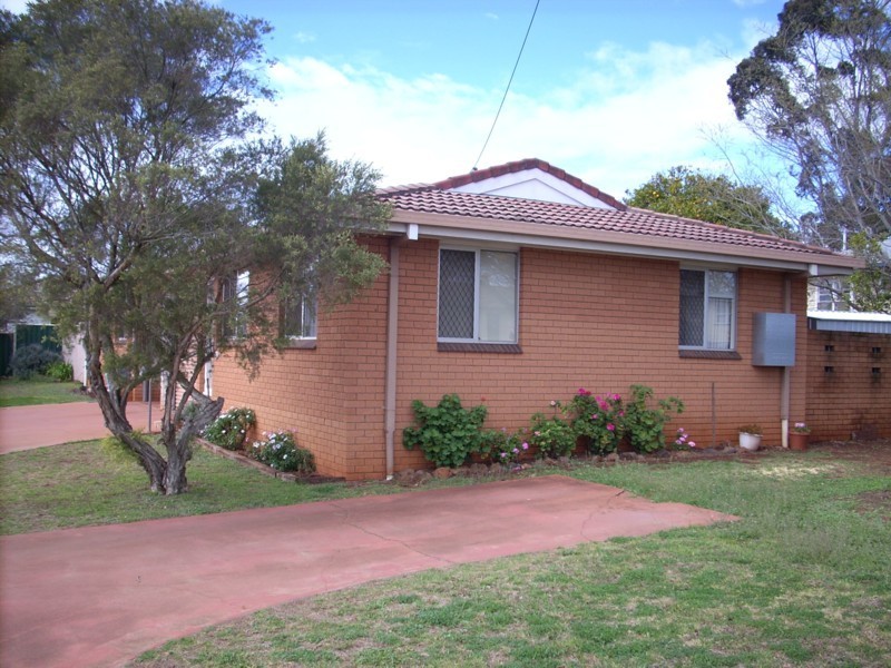 1/30a Esmond Street, Rockville QLD 4350