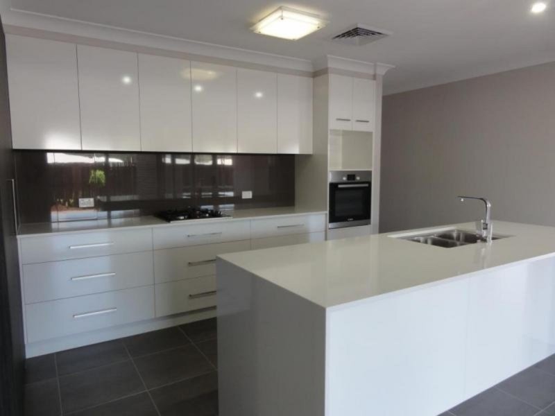 17 Brimblecombe, Middle Ridge QLD 4350