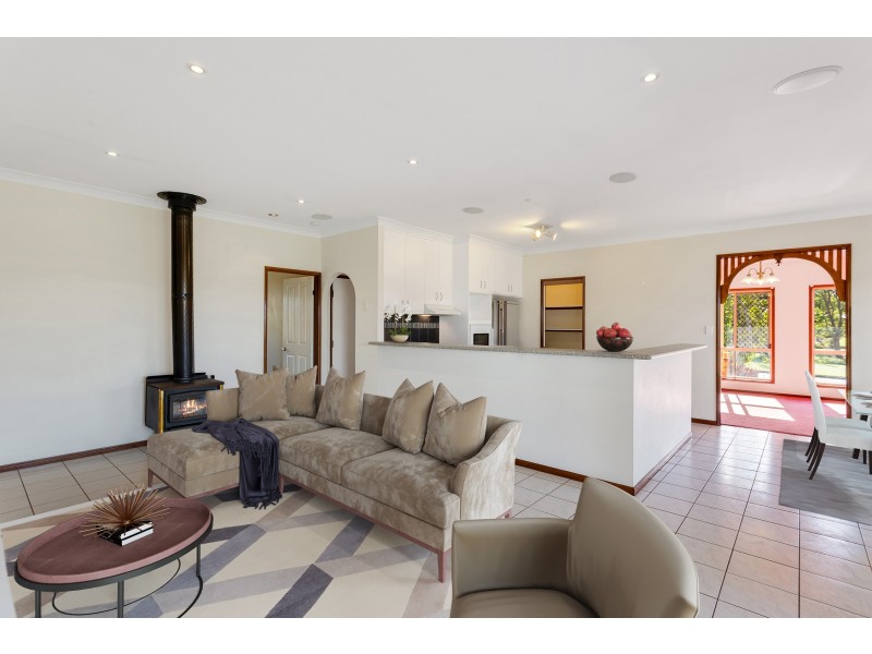 54 Bouganvillea Drive, Middle Ridge QLD 4350