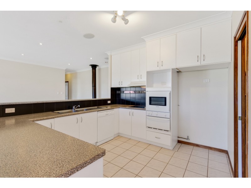 54 Bouganvillea Drive, Middle Ridge QLD 4350