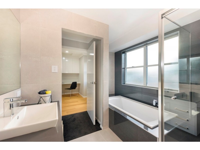 6/20 Gostwyck Street, Newtown QLD 4350