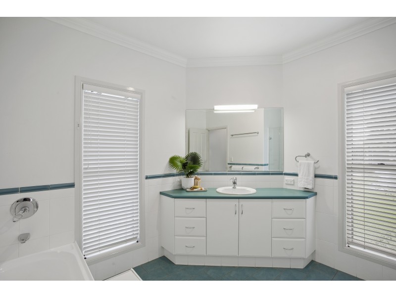 3 St Andrews Court, Middle Ridge QLD 4350