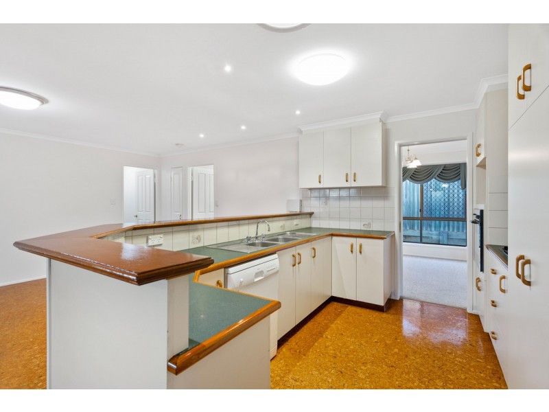 11 Bouganvillea Drive, Middle Ridge QLD 4350