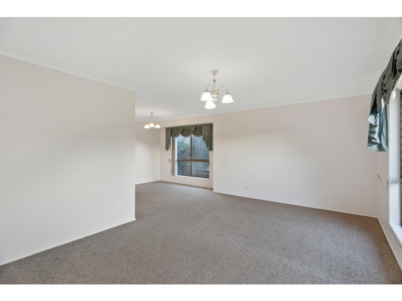 11 Bouganvillea Drive, Middle Ridge QLD 4350