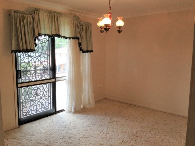 8 Gascony Street, Harristown QLD 4350