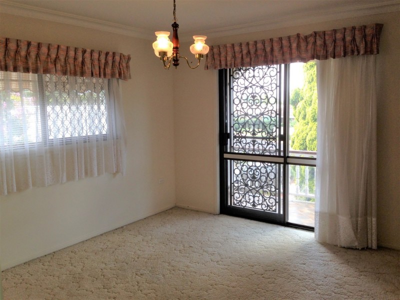 8 Gascony Street, Harristown QLD 4350