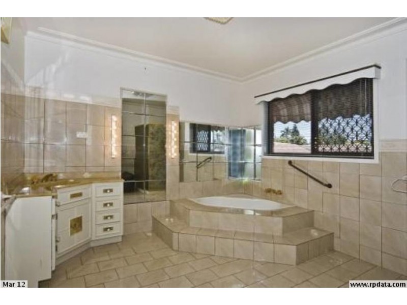 8 Gascony Street, Harristown QLD 4350