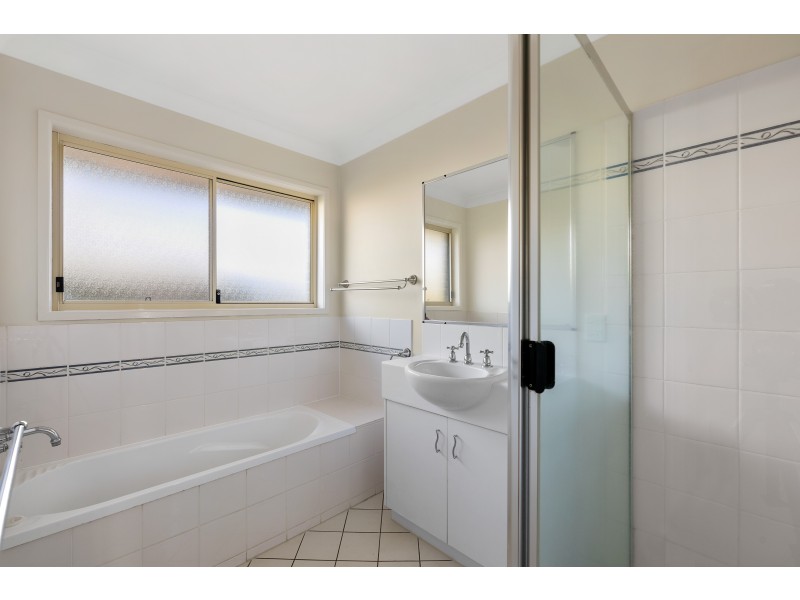 25 Chelwyn Street, Middle Ridge QLD 4350