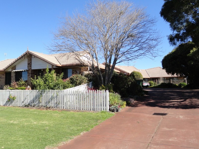 2/15 Paradise Street, Harristown QLD 4350