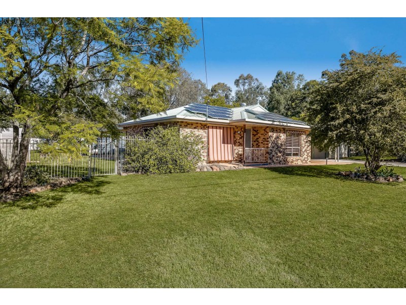 5 Bradton Court, Withcott QLD 4352