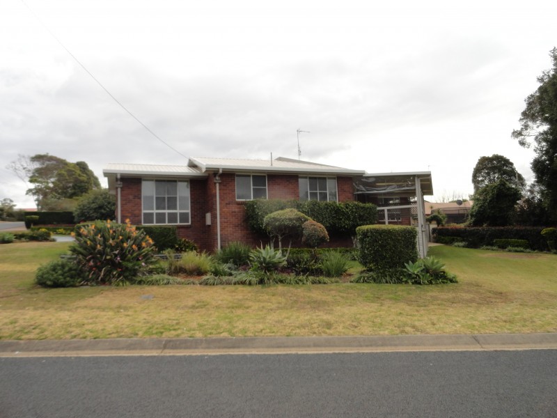 1 Zoe Court, Centenary Heights QLD 4350