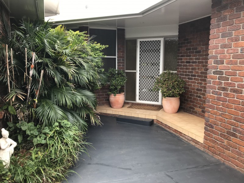 1 Zoe Court, Centenary Heights QLD 4350