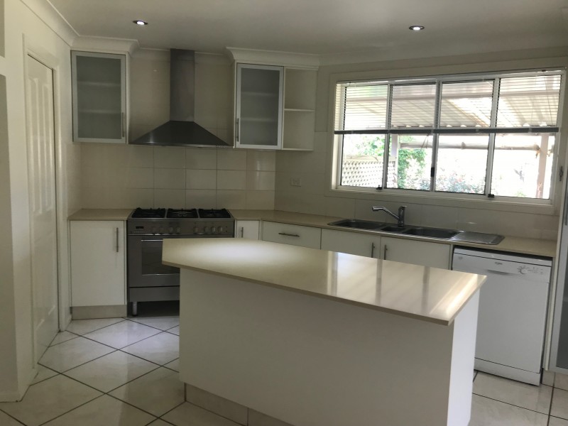 1 Zoe Court, Centenary Heights QLD 4350