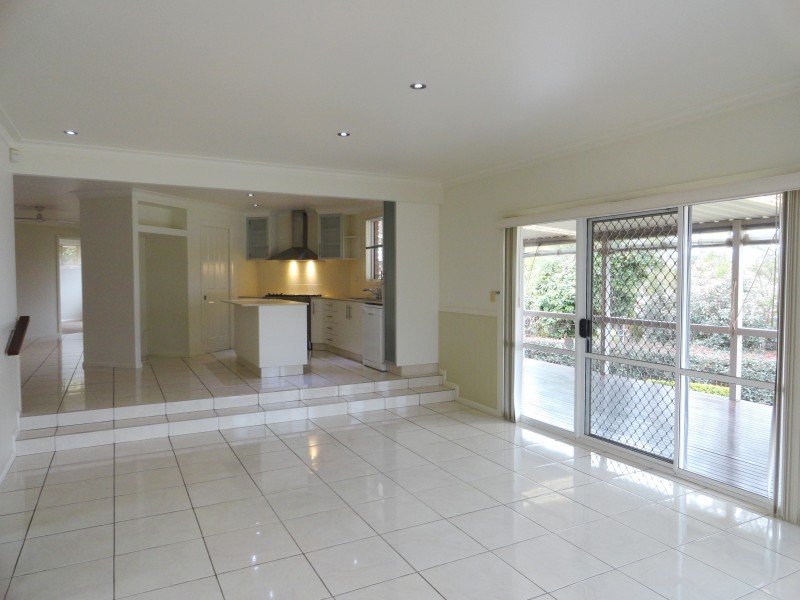 1 Zoe Court, Centenary Heights QLD 4350