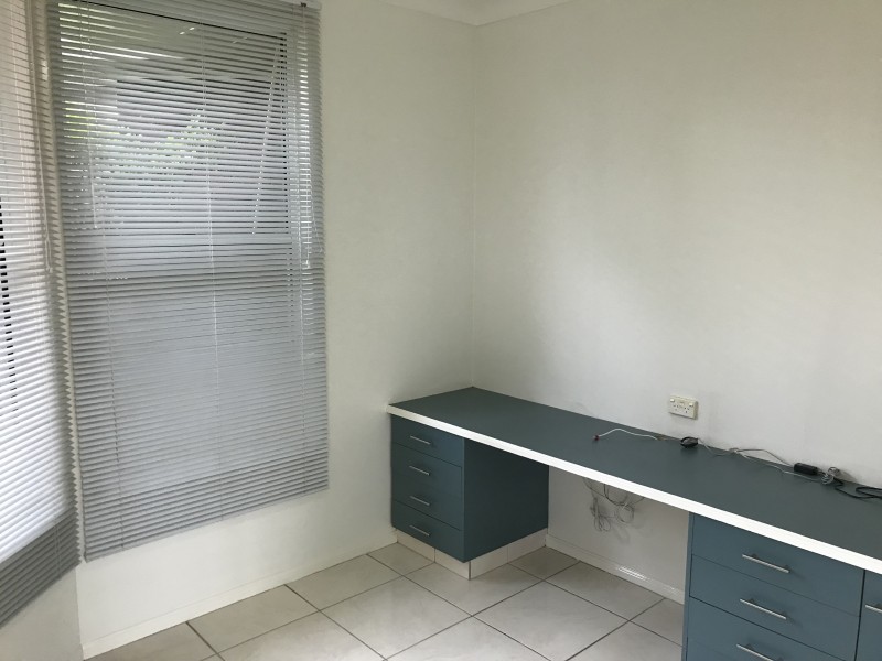 1 Zoe Court, Centenary Heights QLD 4350