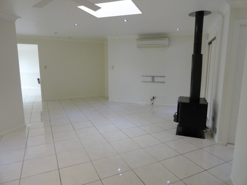 1 Zoe Court, Centenary Heights QLD 4350