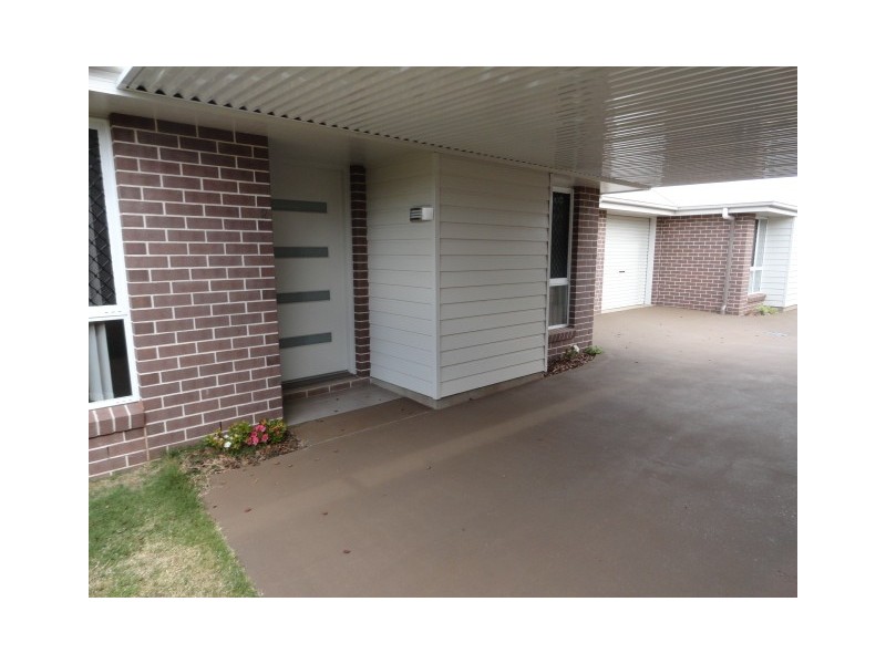 2/12 Tempest Drive, Glenvale QLD 4350