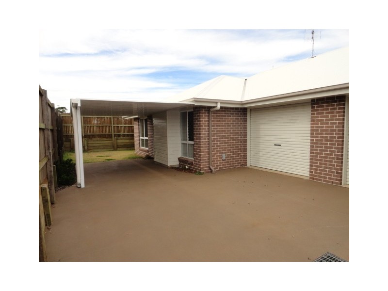 2/12 Tempest Drive, Glenvale QLD 4350