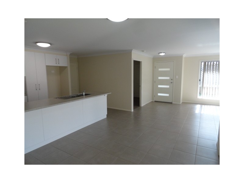 2/12 Tempest Drive, Glenvale QLD 4350