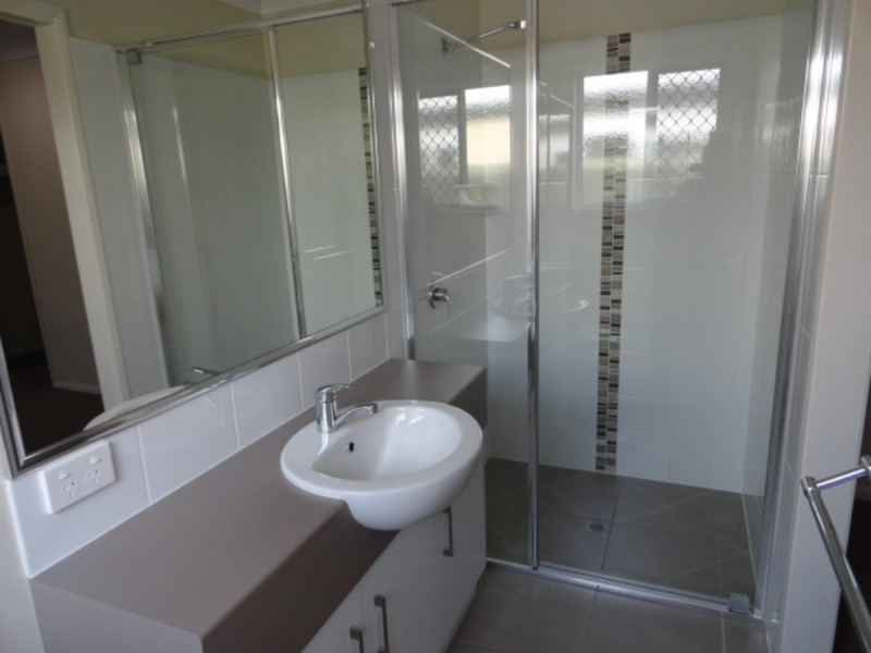 2/12 Tempest Drive, Glenvale QLD 4350