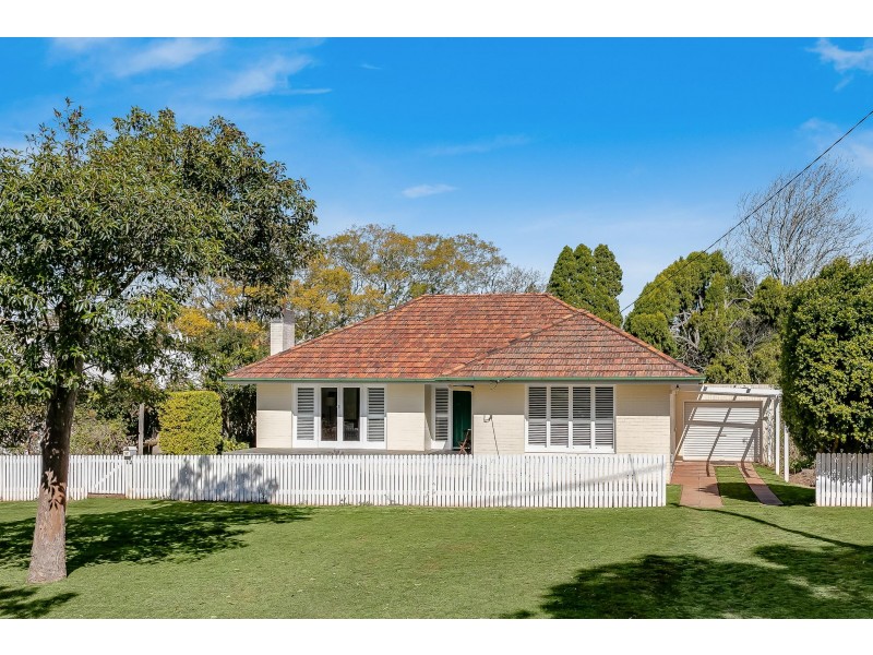 12 Crown Street, Rangeville QLD 4350