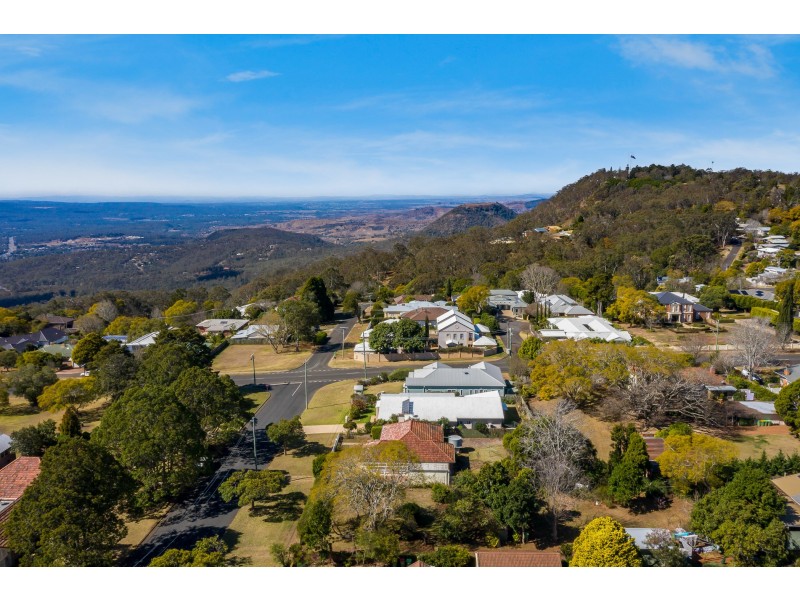 12 Crown Street, Rangeville QLD 4350