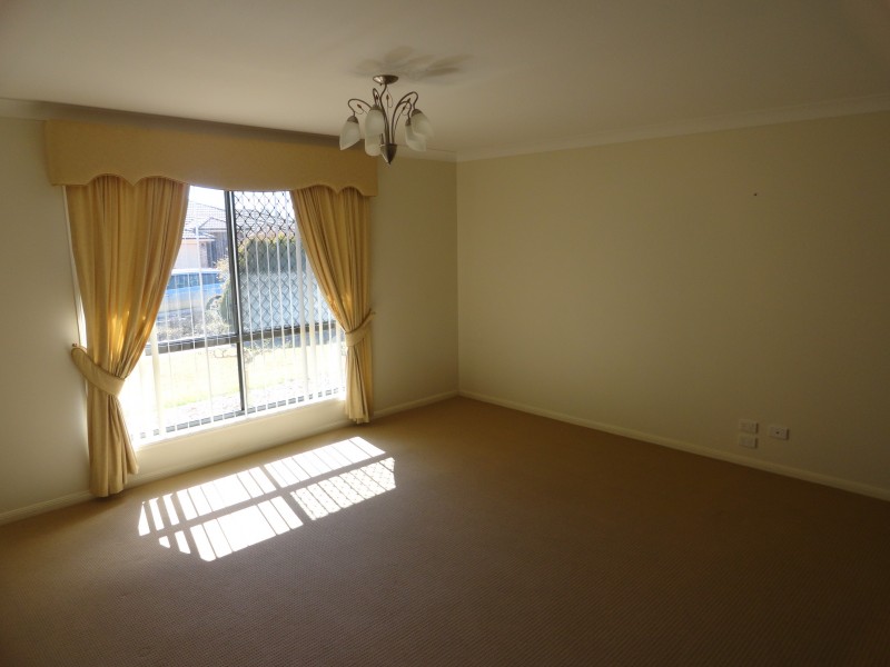 8 Pearl Court, Rangeville QLD 4350