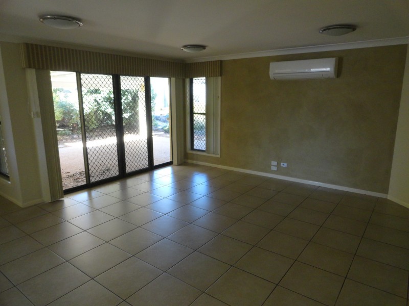 8 Pearl Court, Rangeville QLD 4350