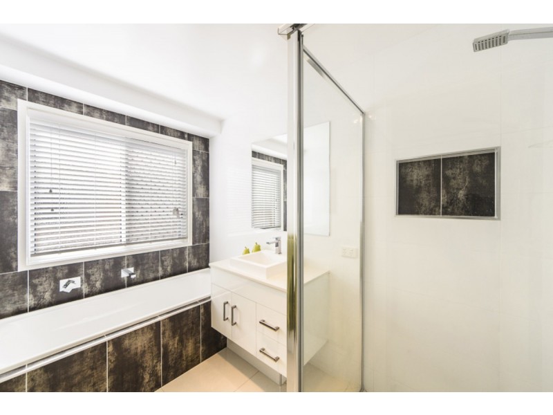 4/3 Phyllis Street, Harristown QLD 4350