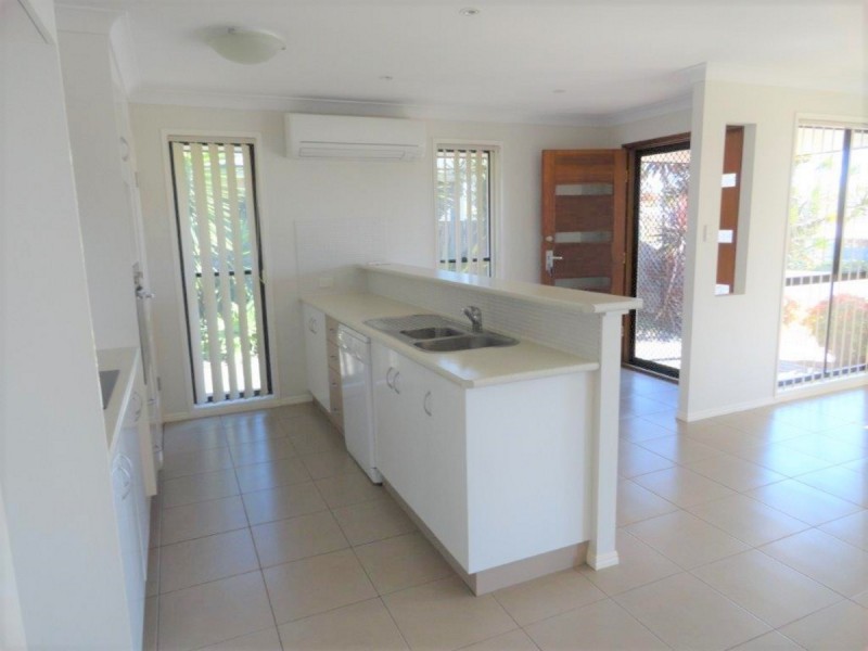 1/206 Stenner Street, Middle Ridge QLD 4350