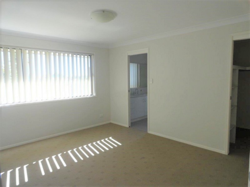 1/206 Stenner Street, Middle Ridge QLD 4350