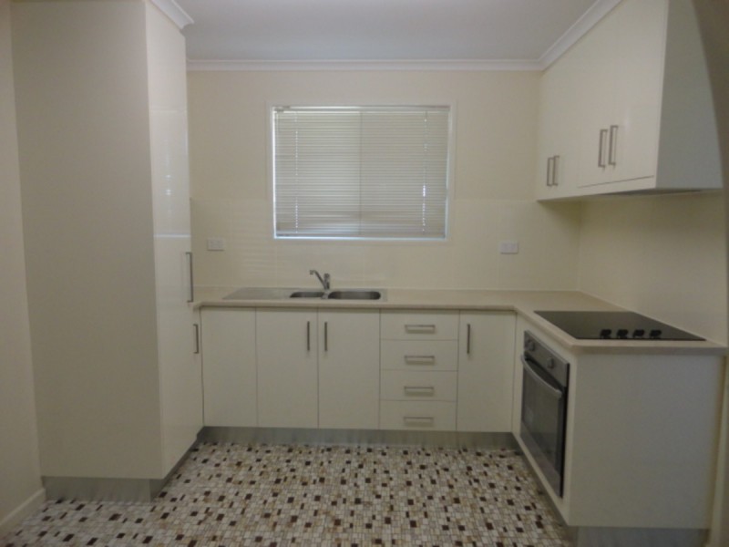 1/218 Mackenzie Street, Rangeville QLD 4350