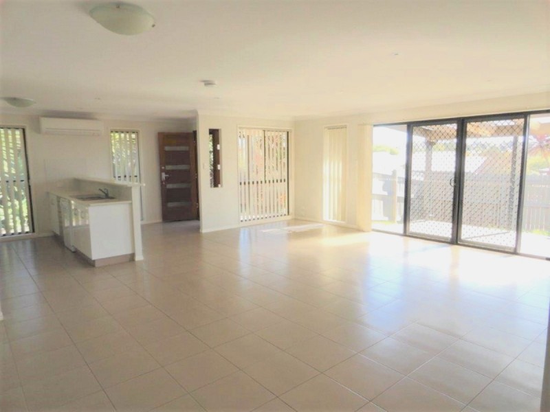 1/206 Stenner Street, Middle Ridge QLD 4350