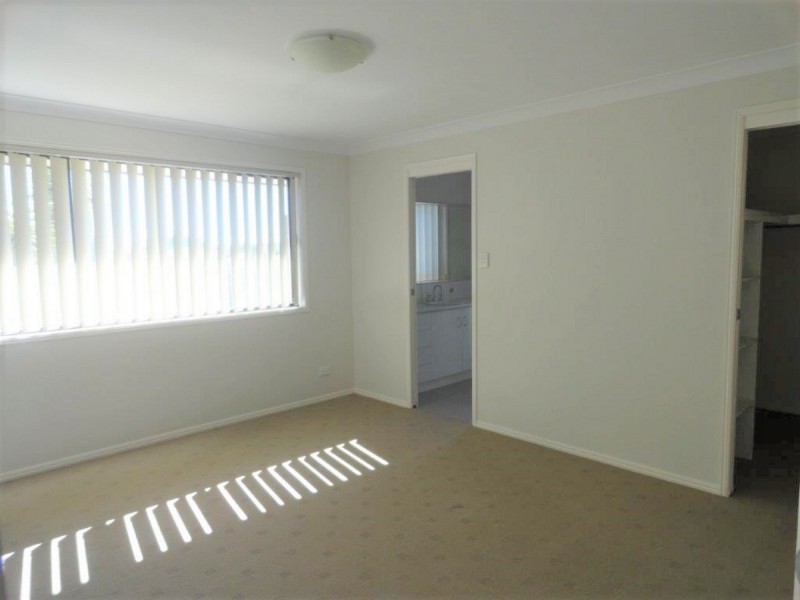 1/206 Stenner Street, Middle Ridge QLD 4350