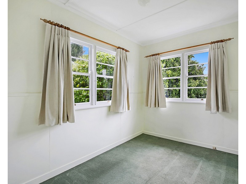55 Wooldridge Street, Mount Lofty QLD 4350