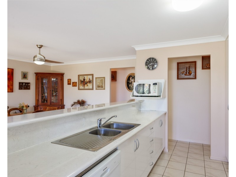 2 Daisy Court, Middle Ridge QLD 4350