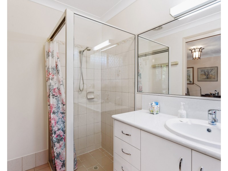 2 Daisy Court, Middle Ridge QLD 4350