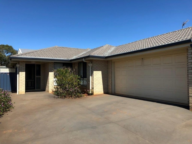 2/12 Underwood Crescent, Harristown QLD 4350