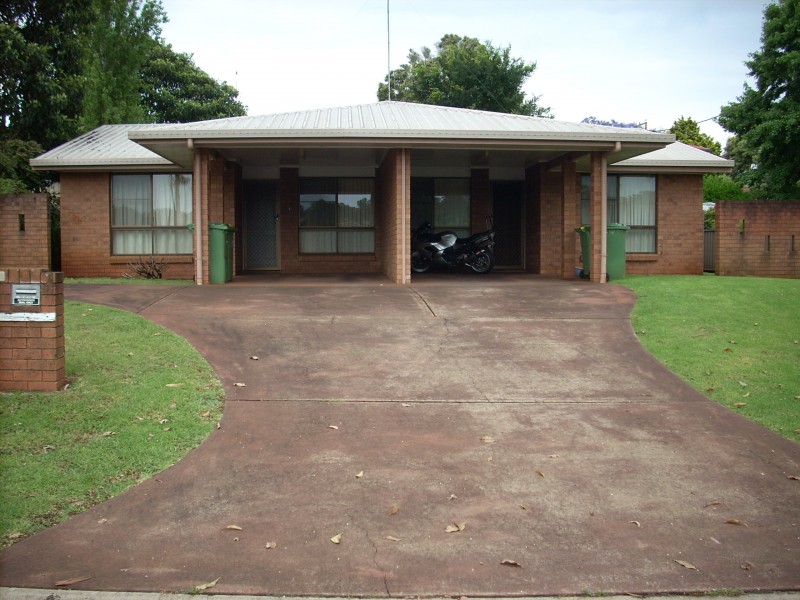 1/11 Agnes Street, Centenary Heights QLD 4350