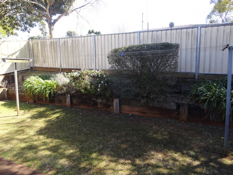 1/11 Agnes Street, Centenary Heights QLD 4350